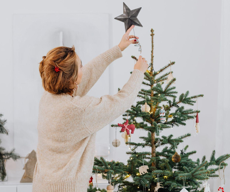 The King of Christmas Guide: Choosing the Perfect Artificial Pre Lit Christmas Tree and Other Tips